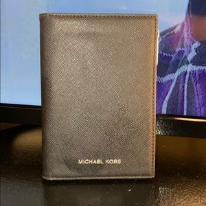 3 card Michael Kors wallet